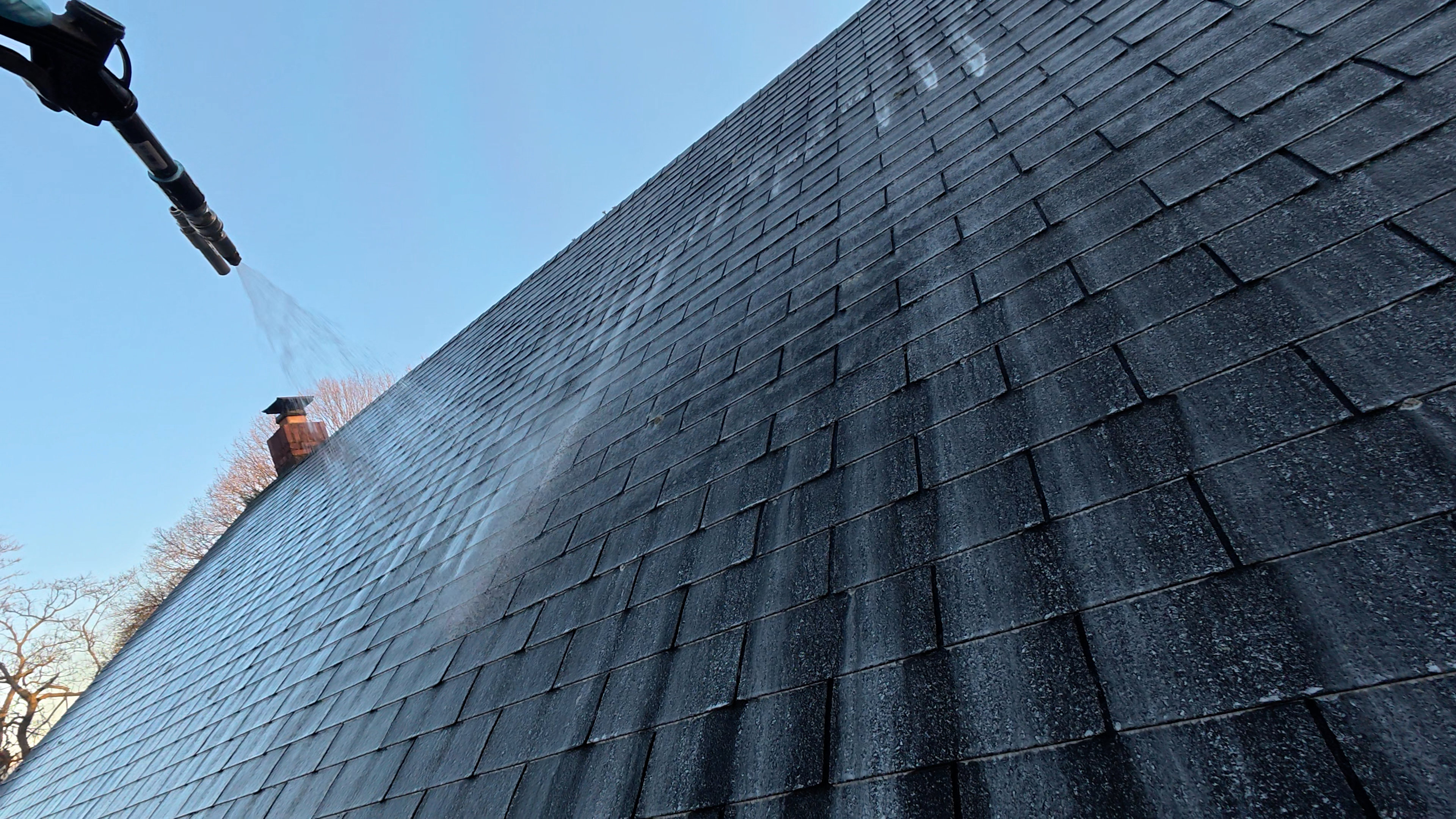 Roof cleaning image